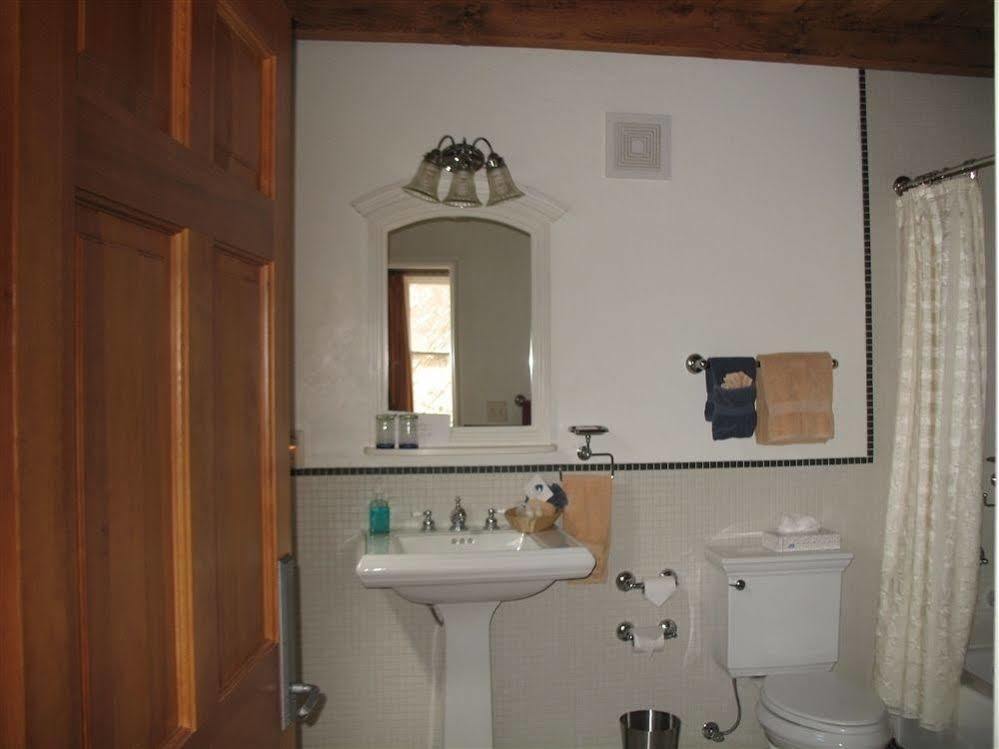 Bear Mountain Lodge 银城 外观 照片